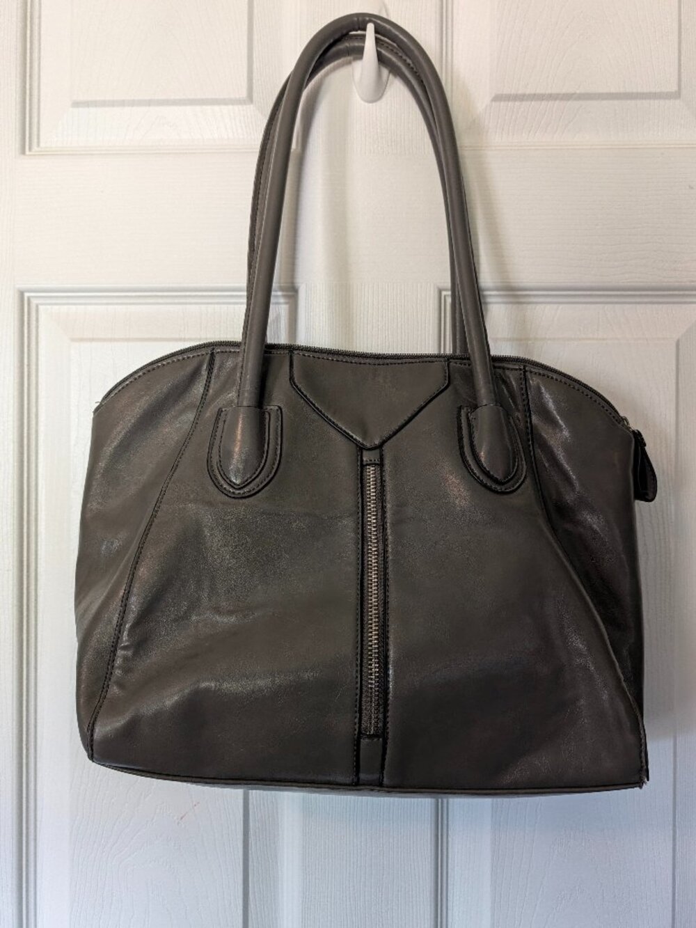 Vintage Grey Leather Nine West Shoulder Bag with Zipper Detail